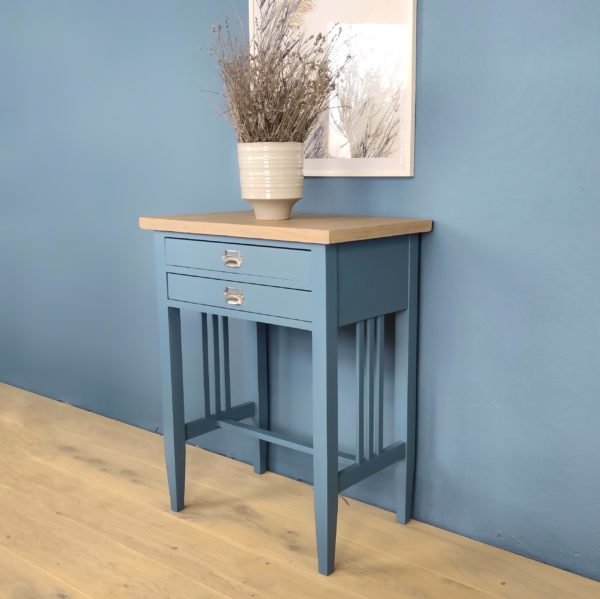 Antiker Beistelltisch Massivholz in blau von SO SCHÖN NEU Unikat Möbel